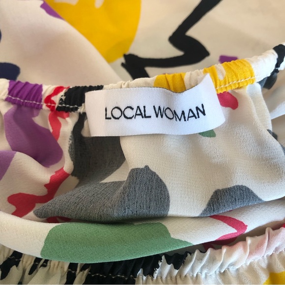 Local Woman silk dress - Picture 2 of 12